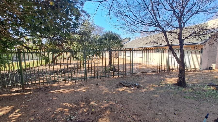 17 Bedroom Property for Sale in Universitas Free State